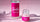 Kollektionsbild der Barbie-Duftkerzen mit der ‚Inspire the World‘ (400g) Duftkerze in klein (110g) und groß (400g) – Pinke Glas mit weißer Schrift, vegane Lizenzkerze als Deko- oder Geschenkidee für Barbie-Fans.