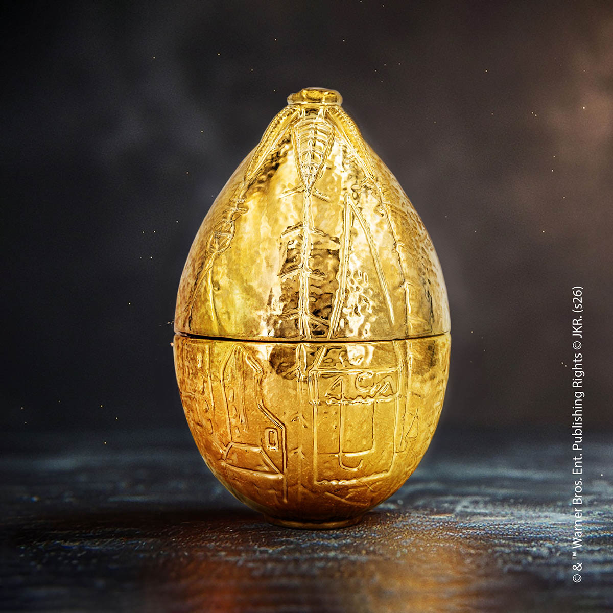 Harry Potter Duftkerze im Design des goldenen Ei mit weißem Wachs und zwei Baumwolldochten.