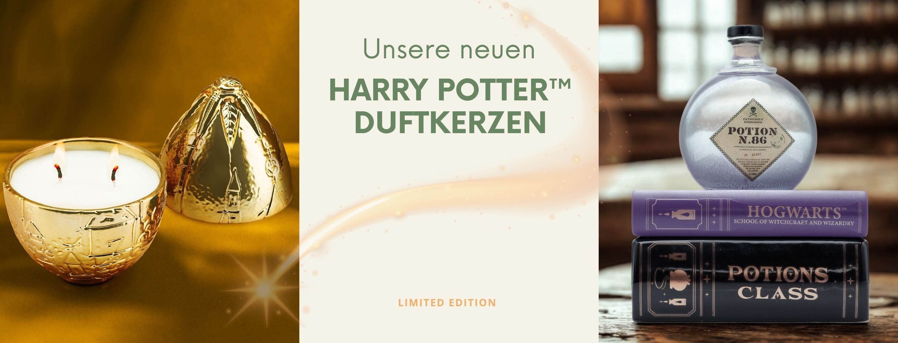 Neue Harry Potter™ Duftkerzen als Limited Edition von CandleVibes: Eine brennende goldene Ei-Kerze und eine Zaubertrank-Flasche auf Hogwarts-Schulbüchern.