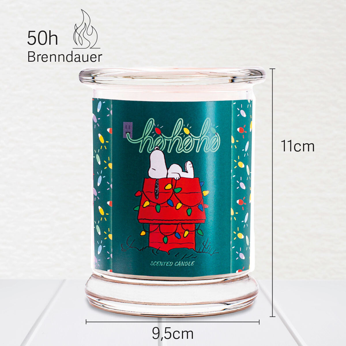 Peanuts Duftkerze ‚Hohoho' (250g) im Glas - 11cm hoch, 9,5cm breit. Offizielle Lizenzkerze mit 50h Brenndauer, angenehmer Duft und liebevolles Peanuts-Design. Veganes Wohnaccessoire oder Geschenkidee.