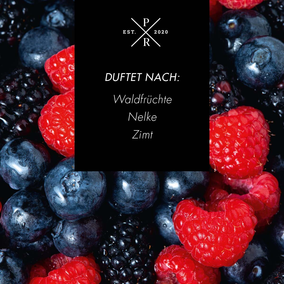 Vegane Sojawachs-Duftkerze von Purple River mit Holzdocht und natürlichen Duftnoten Waldfrüchte, Nelke & Zimt. Premium-Kerze für entspannte Momente, stilvolle Wohndeko & hochwertige Geschenkideen. Made in Germany.