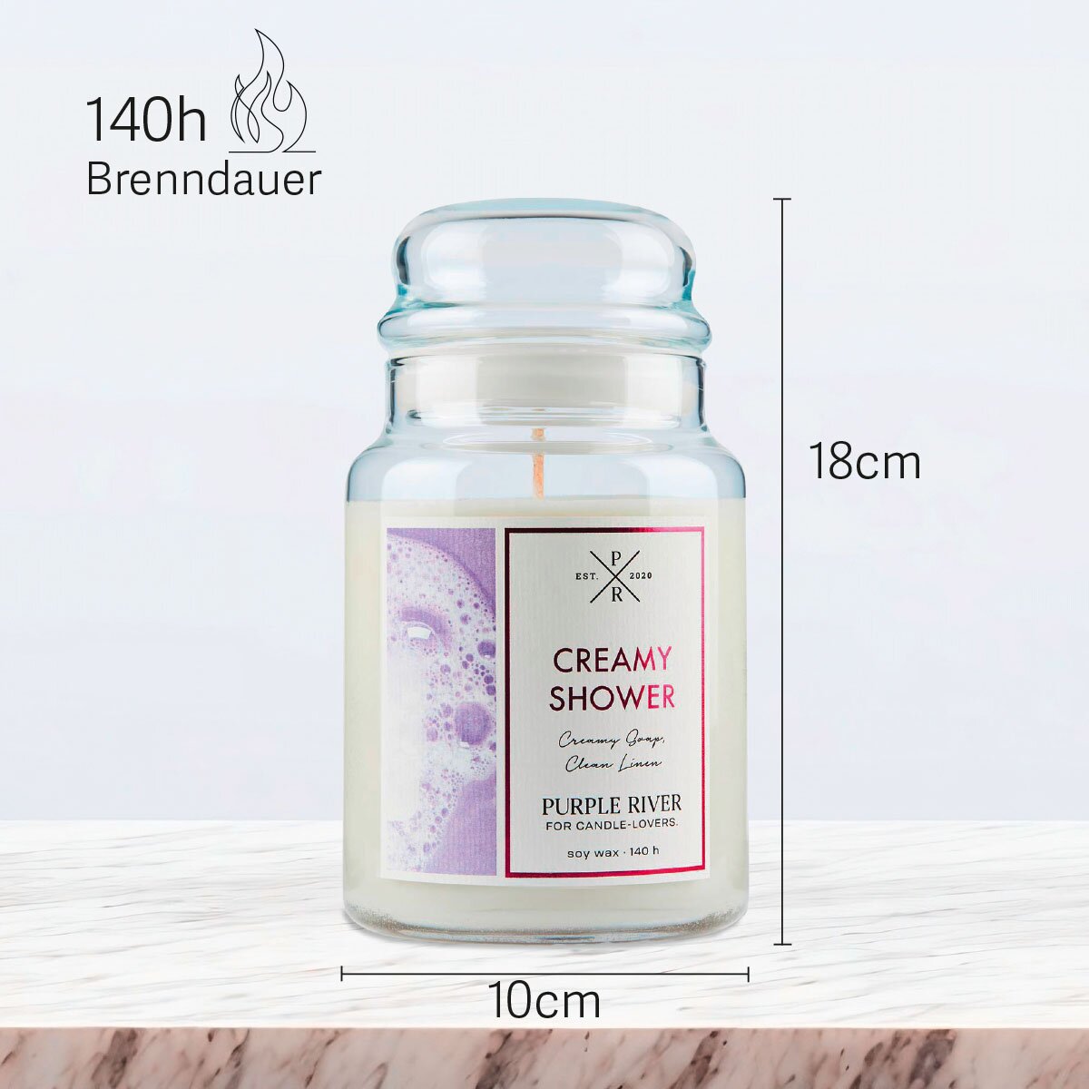 Vegane Premium-Sojawachs-Duftkerze ‚Creamy Shower‘ von Purple River (623g). Nachhaltige Kerze im Glas mit extralanger 140h-Brenndauer, Höhe 18cm & Breite 10cm. Hochwertige Wellness-Deko, Made in Germany.