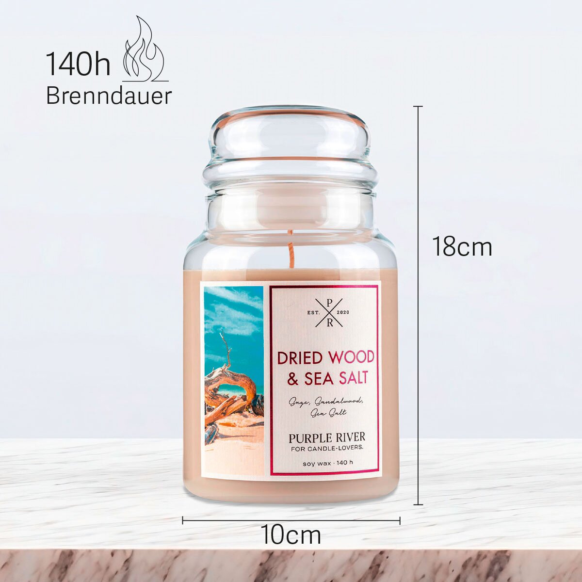 Vegane Premium-Sojawachs-Duftkerze ‚Dried Wood & Sea Salt‘ von Purple River (623g). Nachhaltige Kerze im Glas mit extralanger 140h-Brenndauer, Höhe 18cm & Breite 10cm. Hochwertige Wellness-Deko, Made in Germany.